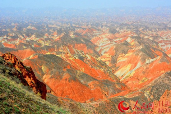 永登丹霞：层层叠叠，天工开画（刘海天 摄）